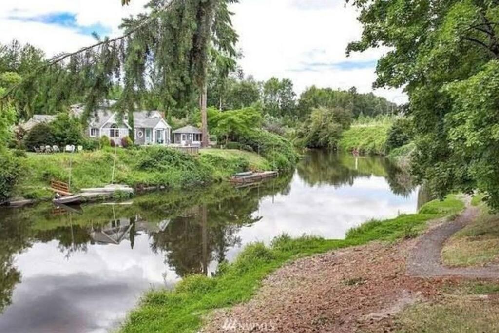 Bothell River House Exterior photo